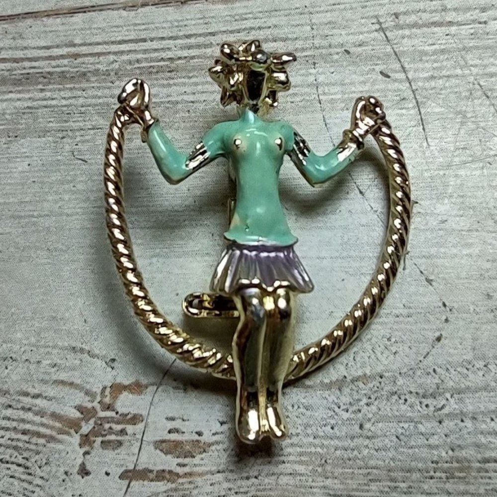 Vintage Gold Tone Enamel Jump Rope Roping Girl Woman Brooch Pin *DAMAGE*